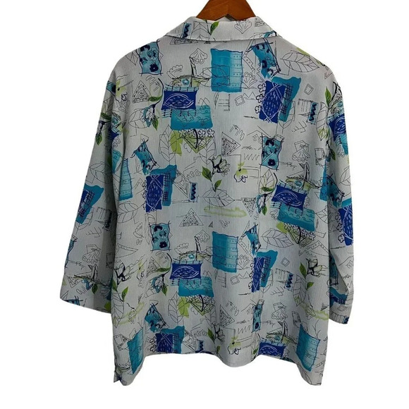 Nikki Button Up Collared Blouse Off White Blue Green Flower Leaf All Over Print - Picture 2 of 9